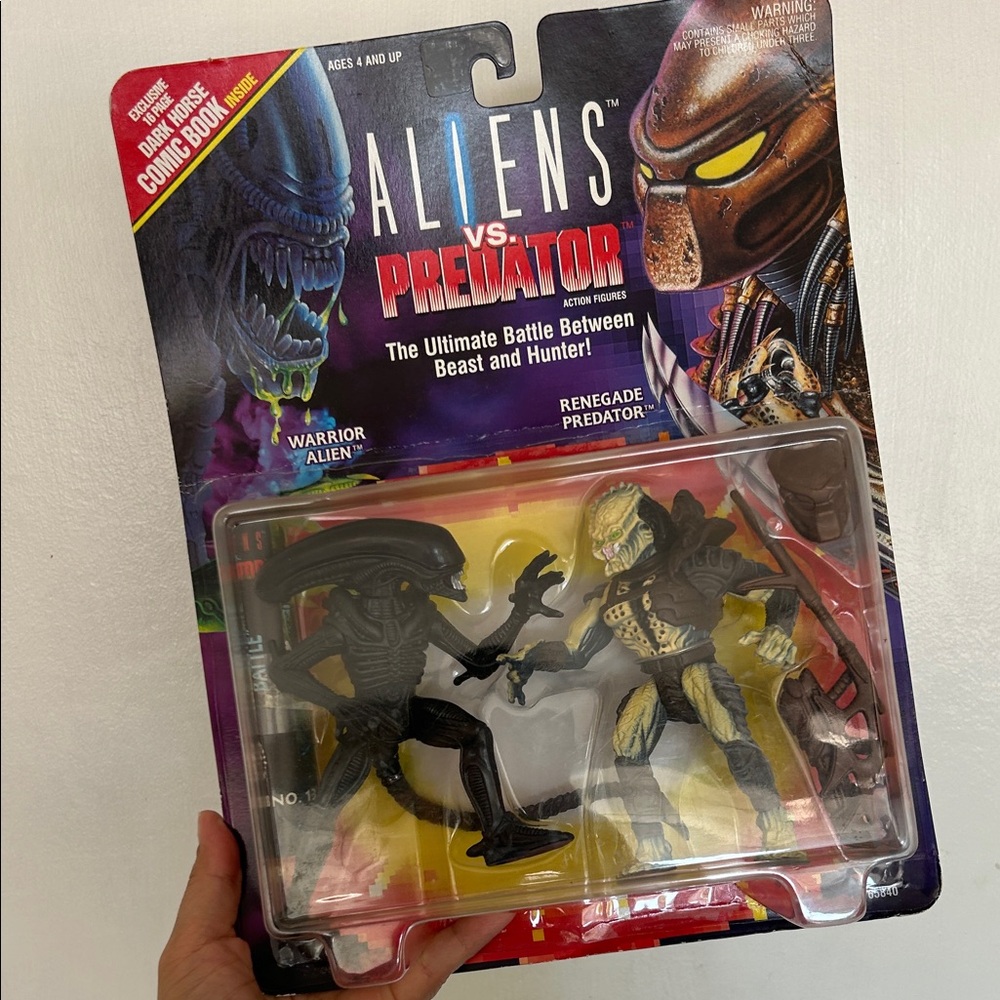 Aliens vs Predator Action Figures Comic